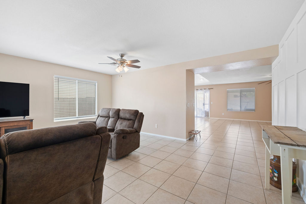 Photo 4 of 5840 E. Tercel Drive