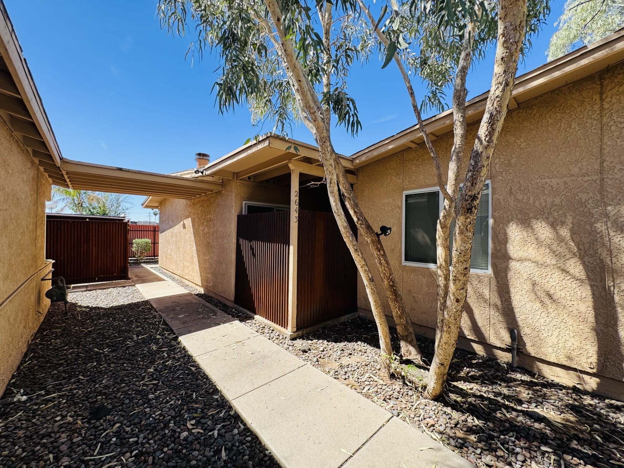 Photo 2 of 2643 N Alvernon Way